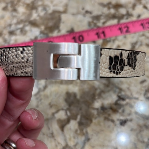 Leighelena Silver Double Jigsaw Beige Marked Lizard Bracelet - Picture 7 of 10